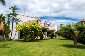 5 Bed  Villa/House for Sale, Puerto de la Cruz, Tenerife - IC-VCH11477