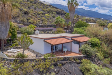 2 Bed  Villa/House for Sale, Puerto Naos, Los Llanos, La Palma - LP-L662