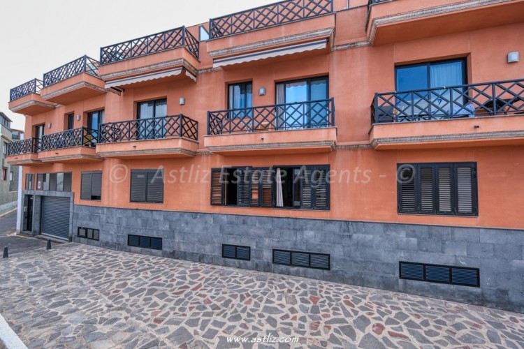 2 Bed  Flat / Apartment for Sale, Puerto De Santiago, Santiago Del Teide, Tenerife - AZ-1775